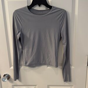 Abercrombie & Fitch Light Gray Long Sleeve Tee